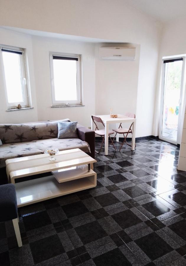 Abelia Sea View Apartment Pula Bagian luar foto