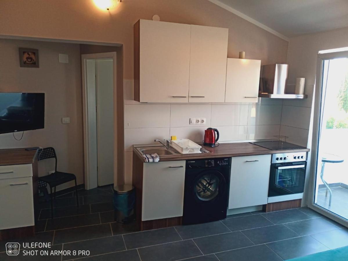 Abelia Sea View Apartment Pula Bagian luar foto